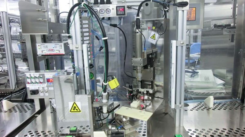 汽车制造焊接机器人：协作时代的新生力量